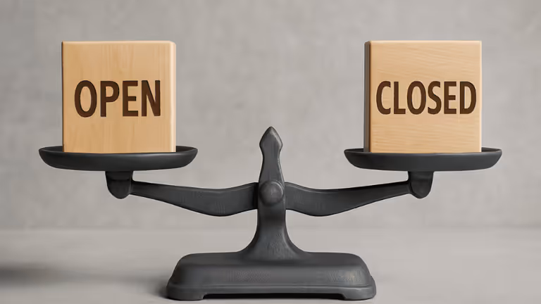 Domande Aperte vs. Chiuse: Quali Usare nel Tuo Prossimo Sondaggio?